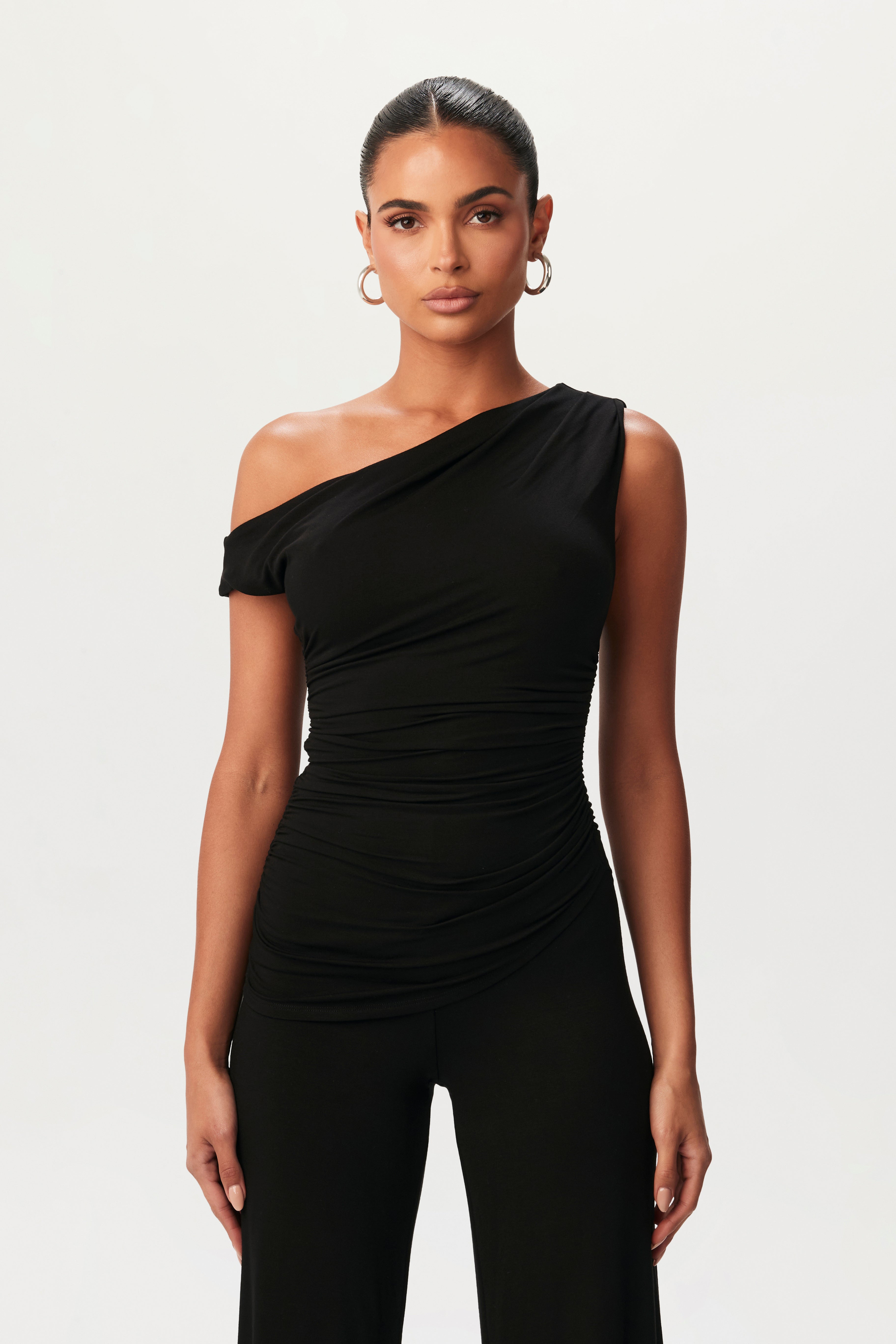 Asymmetrische Off-Shoulder Set met Ruches – Elegante Tweedelige Outfit met Hoge Taille en Slank Silhouet 6
