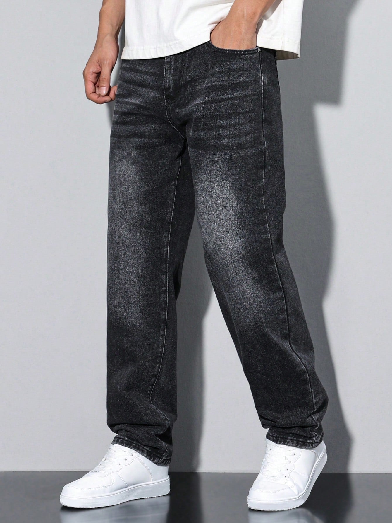 Casual Washed Men's Jeans, Straight Leg Fit, Cotton Blend, Comfortable All-Season Wear, Practical Pockets 2