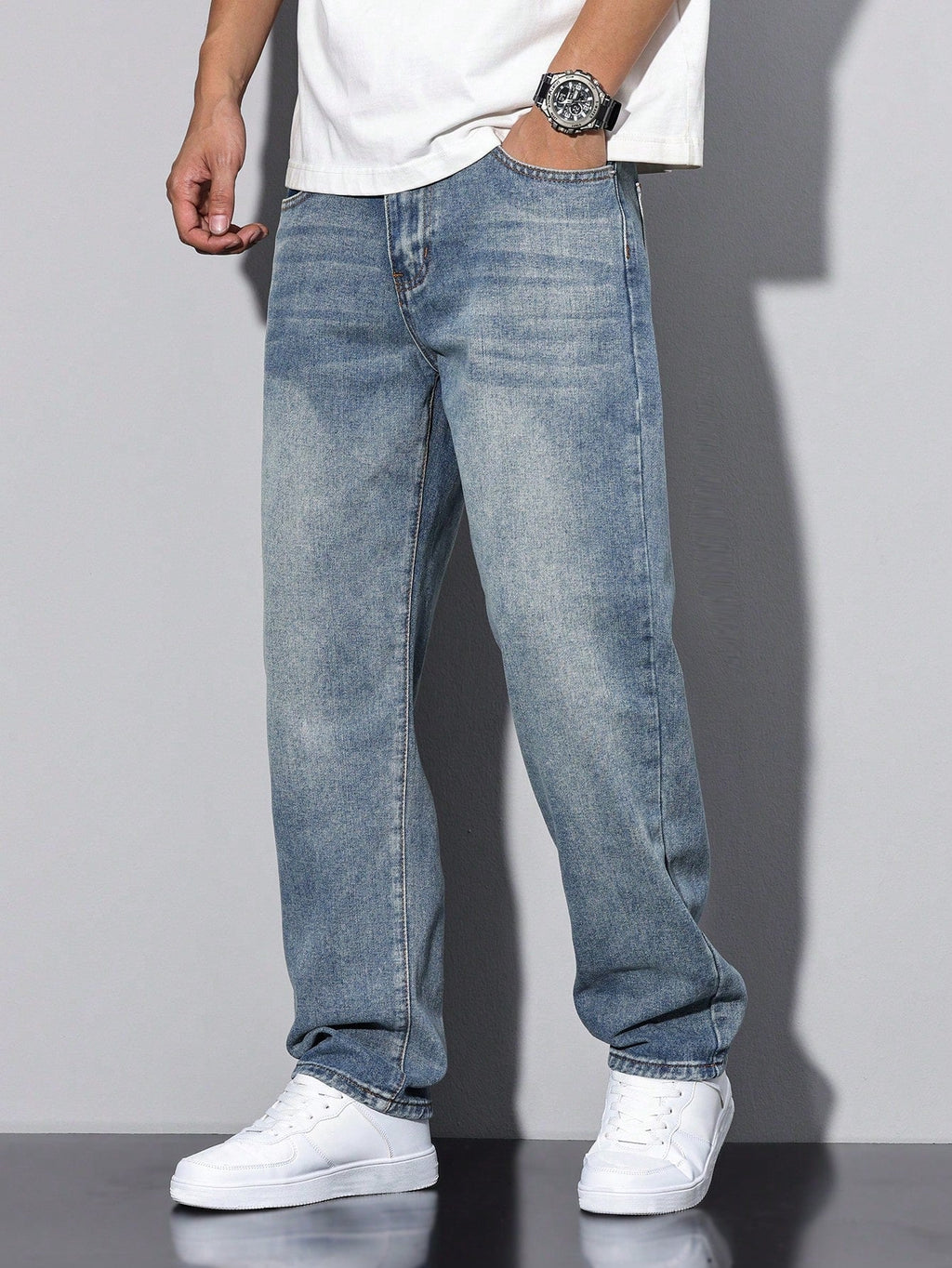 Casual Washed Men's Jeans, Straight Leg Fit, Cotton Blend, Comfortable All-Season Wear, Practical Pockets 5
