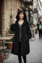 Lichtgewicht Waterdichte Dames Windjack met Verstelbare Capuchon en Oversized Pasvorm – Comfortabel en Functioneel 3