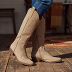 Taupe Hoge Suede Cowboylaarzen Dames met Gestikt Patroon en Bruine Zool voor Stijlvolle Looks 0