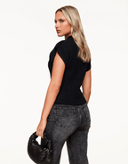 Zwarte Gebreide Spencer met Hoge Hals en Veel Stretch – Mouwloos, Perfect voor Laagjes en Comfortabele Pasvorm 2